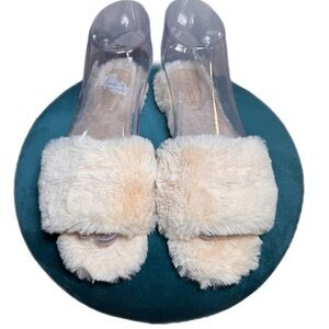 Vince Camuto Women’s Ampendie faux fur slipper Slides white ivory Size 6.5 New